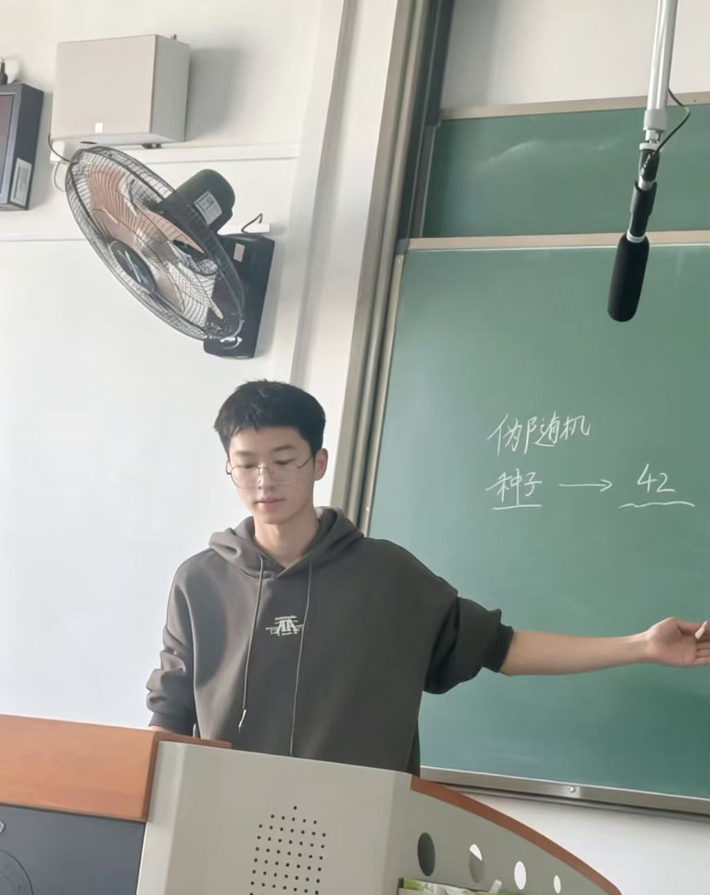 钱泓林